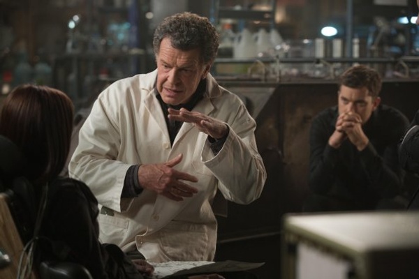 Fringe Forced Perspective (Peter and Walter Bishop)