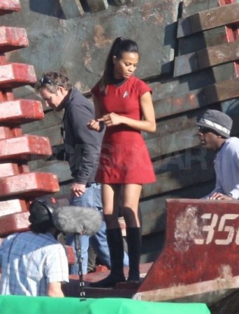 Star Trek 2 - Zoe Saldana (Uhura).