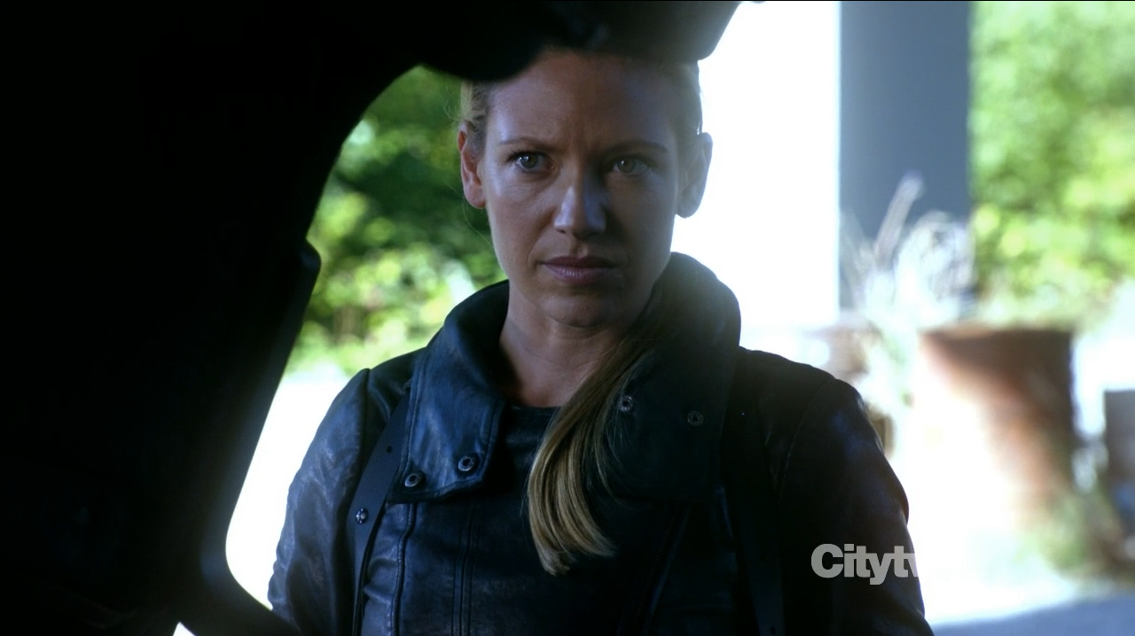 Anna Torv as Olivia Dunham in Fringe The Bullet that saved the World