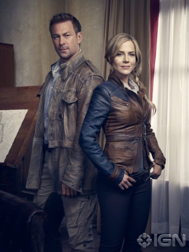 Joshua Nolan (Grant Bowler) and Amanda Rosewater (Julie Benz) - Defiance