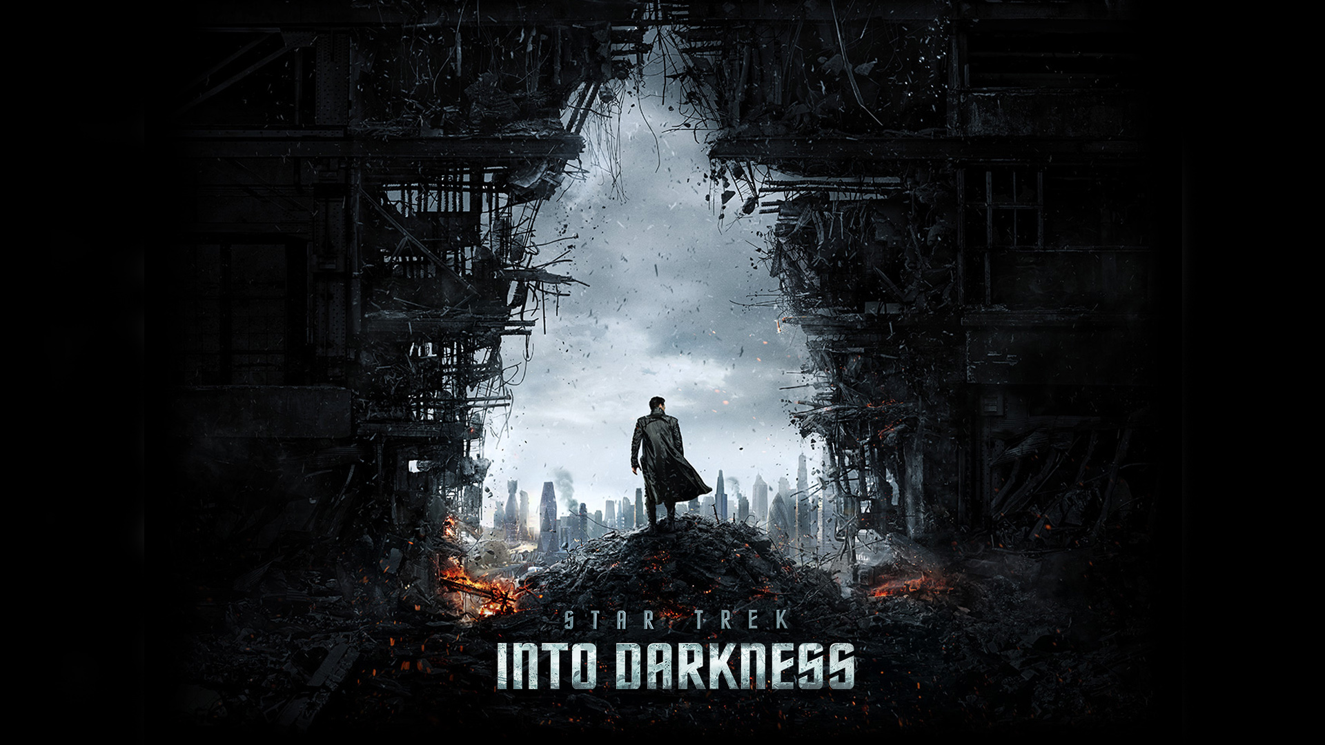 Benedict Cumberbatch, Zoe Saldana, Chris Pine in Star Trek Into Darkness