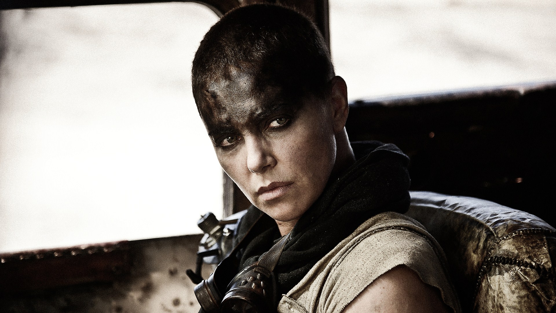 Mad Max Fury Road Review Charlize Theron As Imperator Furiosa