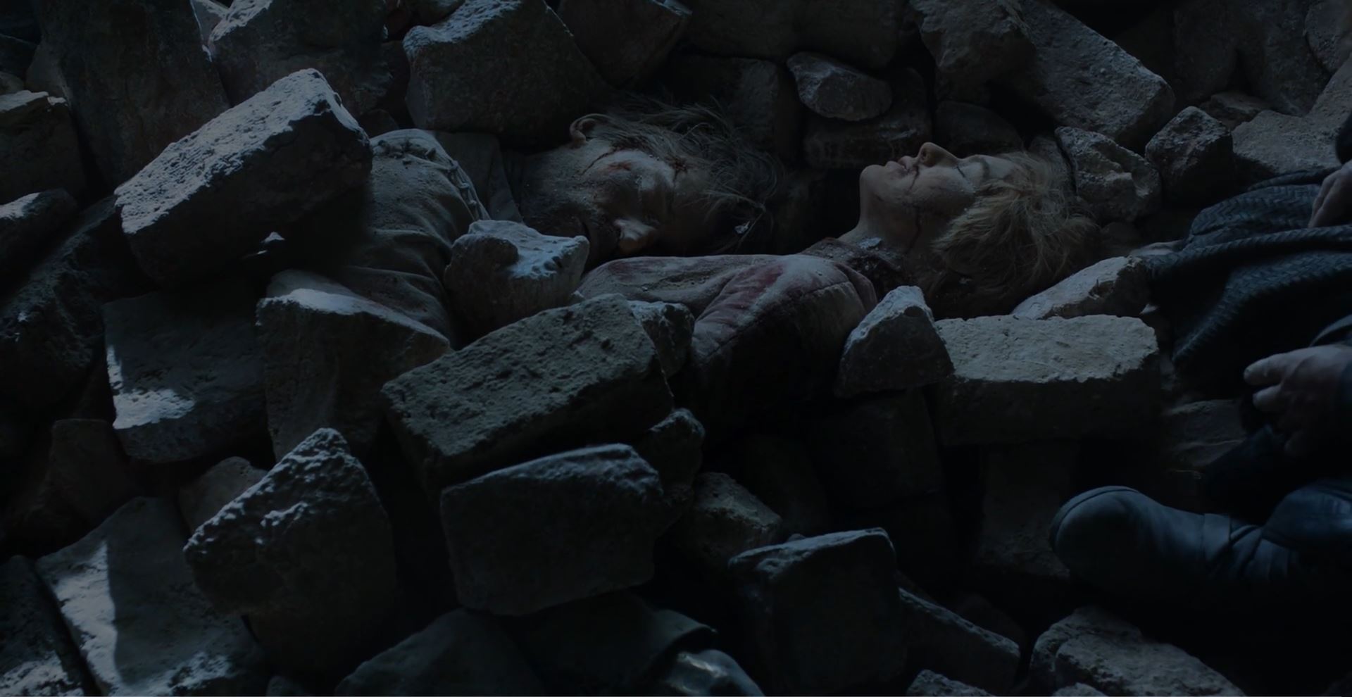 Game of Thrones S08E06 Review - Jaime and Cersei dead in rubble