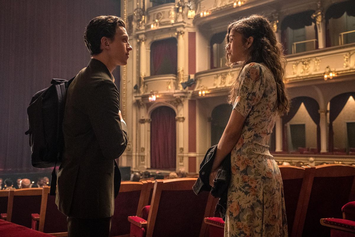 Spider-Man Far From Home - Peter (Tom Holland) and MJ (Zendaya)