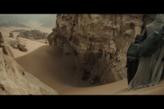 Dune-2021-Jessica-and-Paul-walking-through-the-desert
