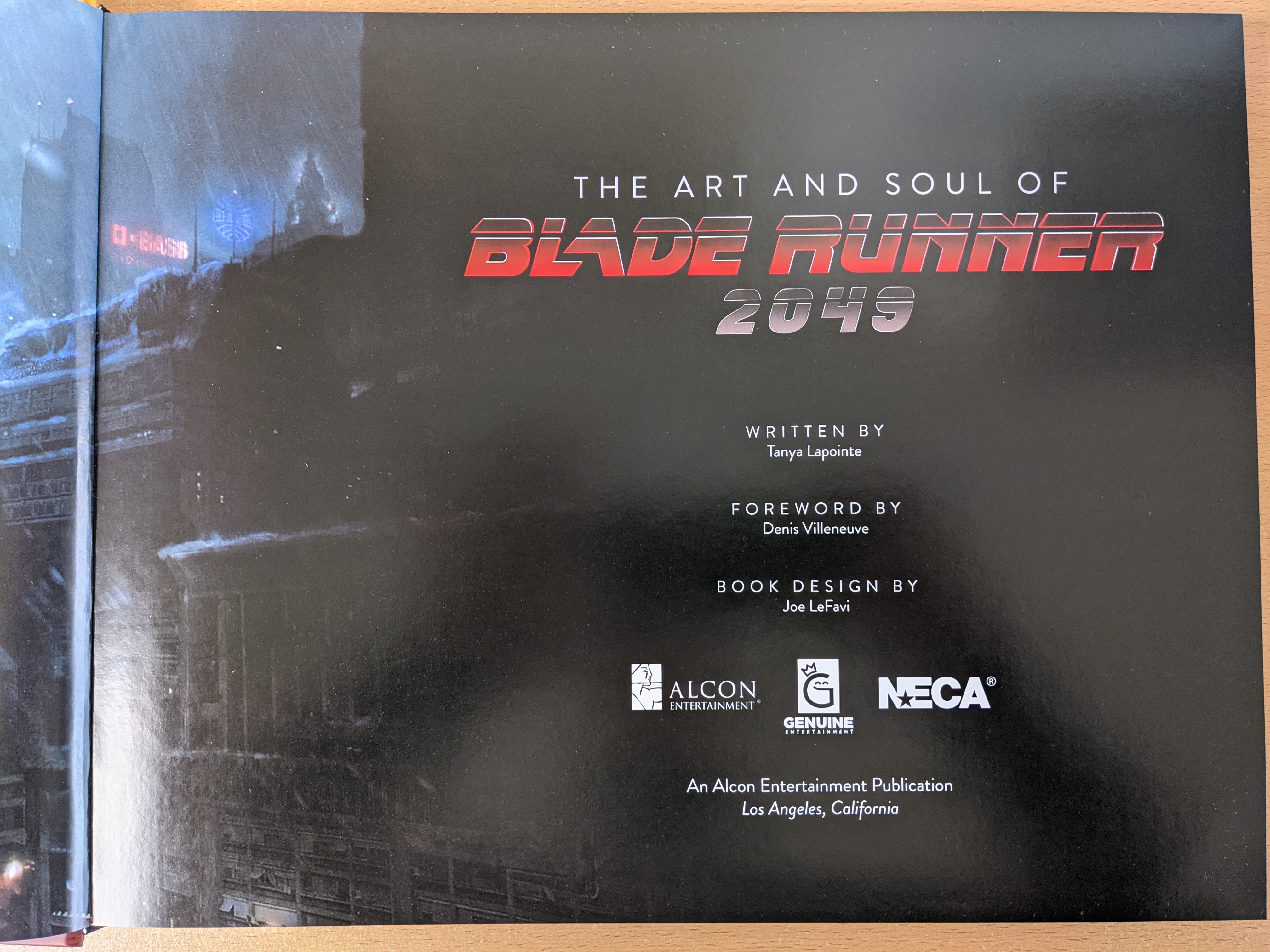 The-Art-and-Soul-of-Blade-Runner-2049-inside-cover