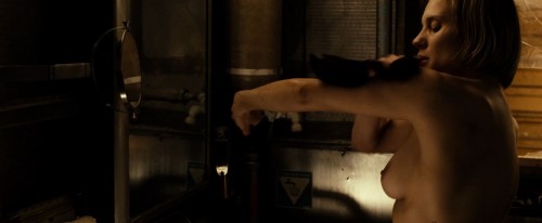 Katee Sackhoff topless in Riddick