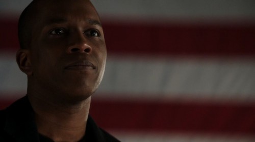 Person of Interest A house Divided - Leslie Odom as Peter Collier Leader of Vigilance