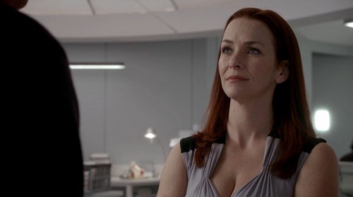 Extant S1Ep2 'Extinction' Review! Annie Wersching as Femi Dodd talking to John