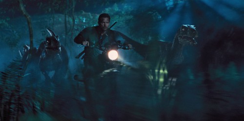 Owen Grady (Chris Pratt) chasing raptors - Jurassic World Review