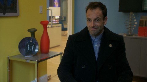 Jonny Lee Miller as Sherlock Holmes. Elementary S4Ep17