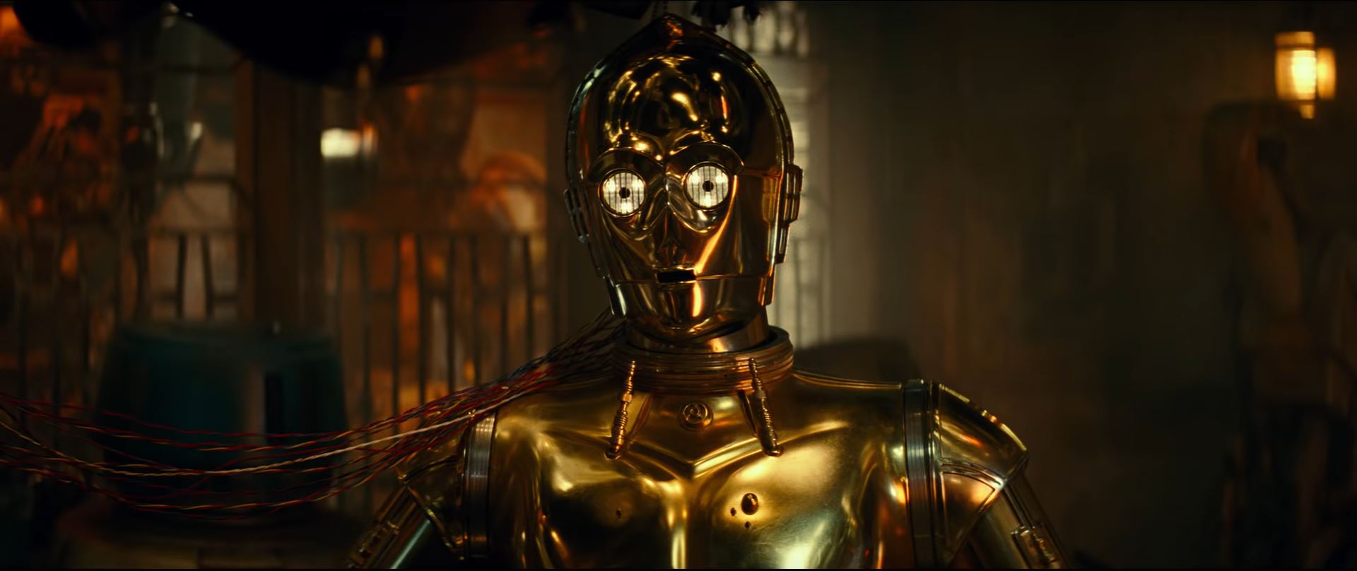 Anthony Daniels as C3PO in The Rise of Skywalker