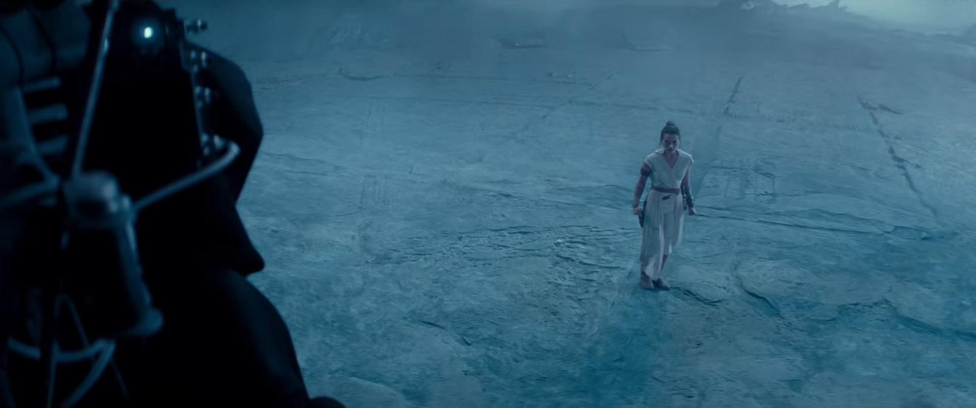 Rey confronts Palpatine Darth Sidious in The Rise of Skywalker