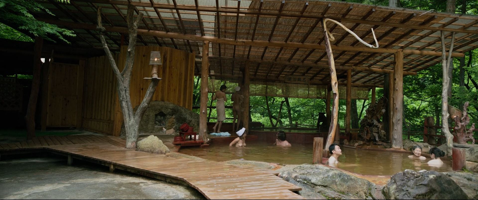 Earthquake Bird Alicia Vikander nude at onsen