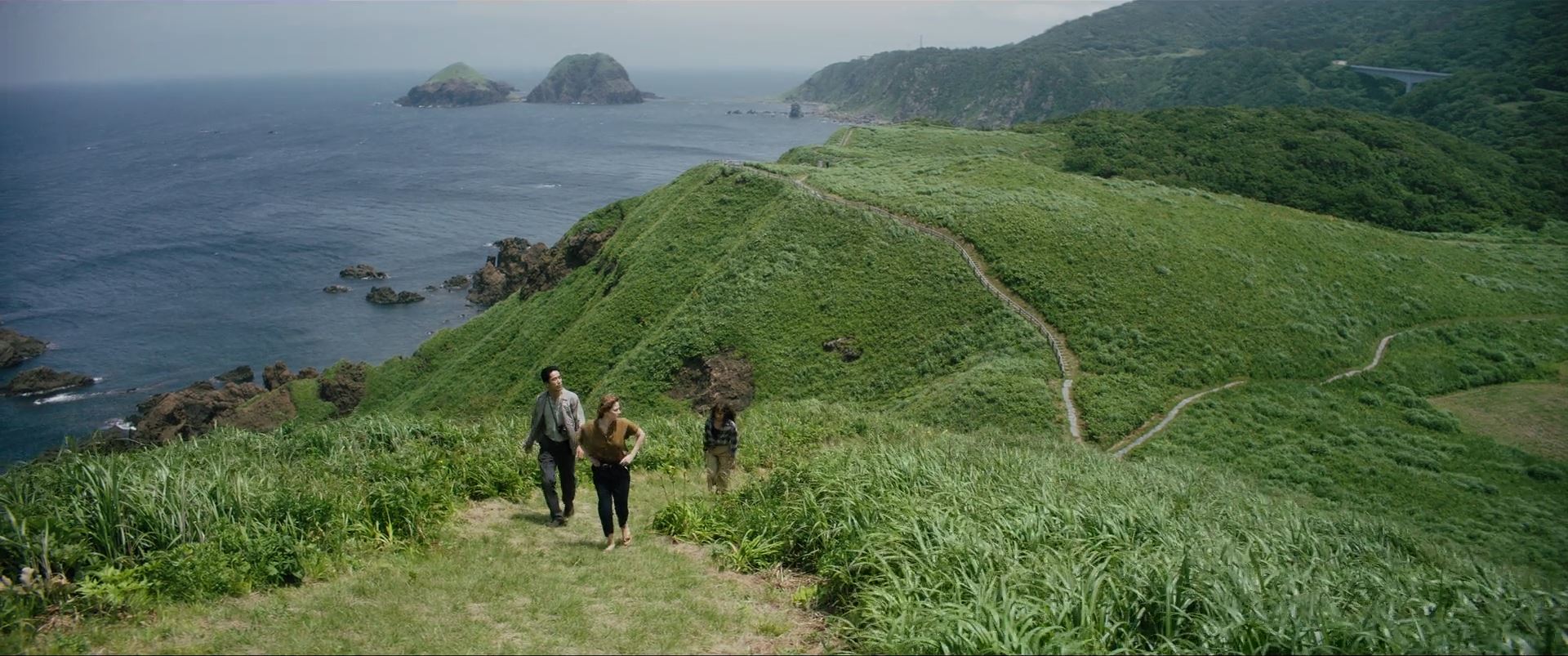 Earthquake Bird Teiji Lilly and Lucy on Sado island