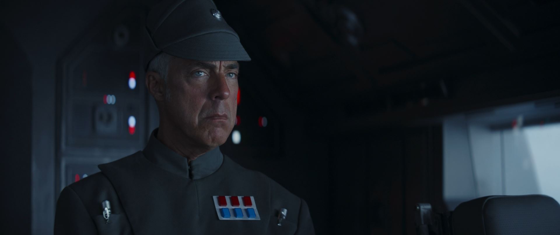 Titus Welliver as imperial commander in The Mandalorian (1)